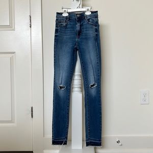 GARAGE SIZE 0 DENIM RIPPED SKINNY JEANS